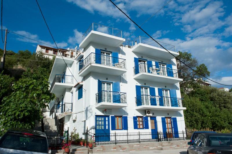 Syraina Apartments 스키아토스 타운 외부 사진